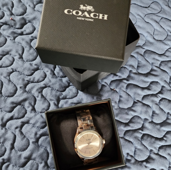Coach Watch - Picture 2 of 2